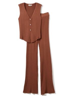 No comment rib vest and pant set